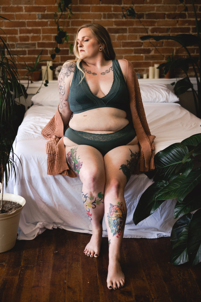kansas city boudoir photographer specializing in body neutrality